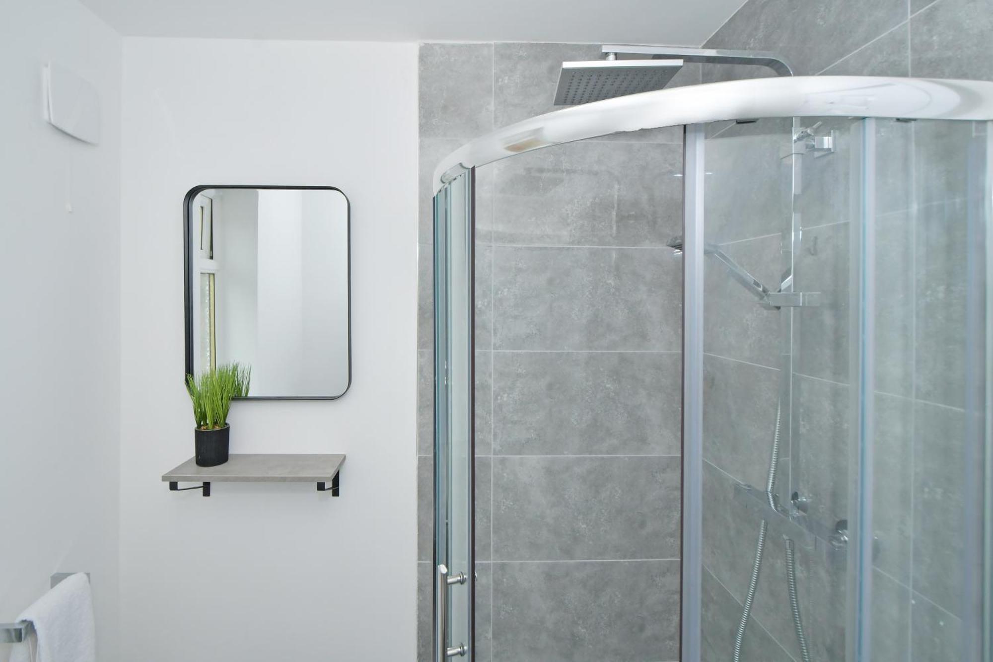Sapphire Apartments By Yourstays - Luxury 2 Bedroom Apartments In Кру Экстерьер фото