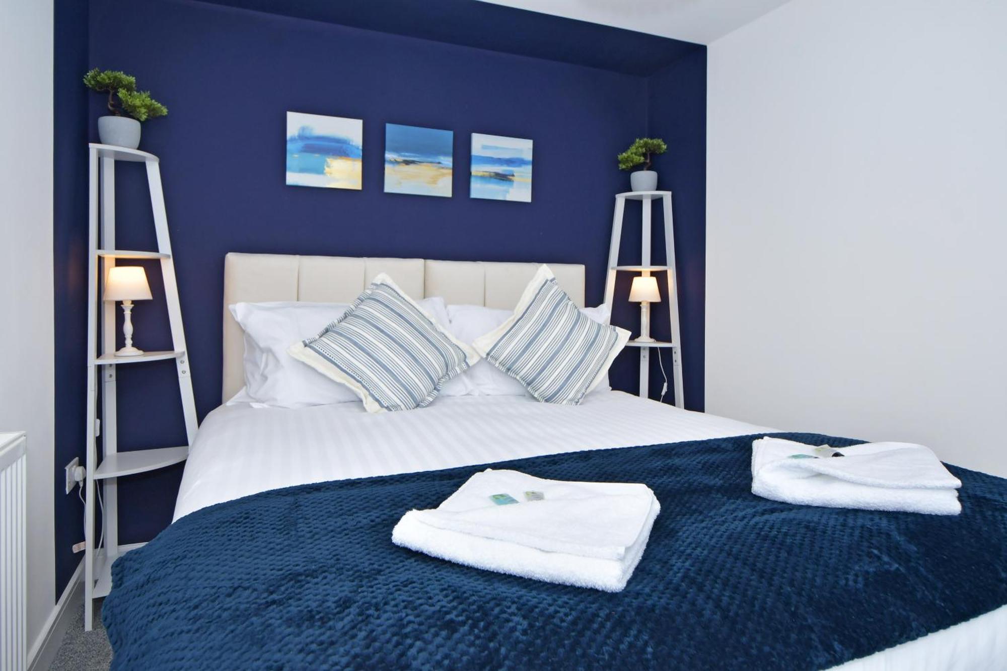 Sapphire Apartments By Yourstays - Luxury 2 Bedroom Apartments In Кру Экстерьер фото