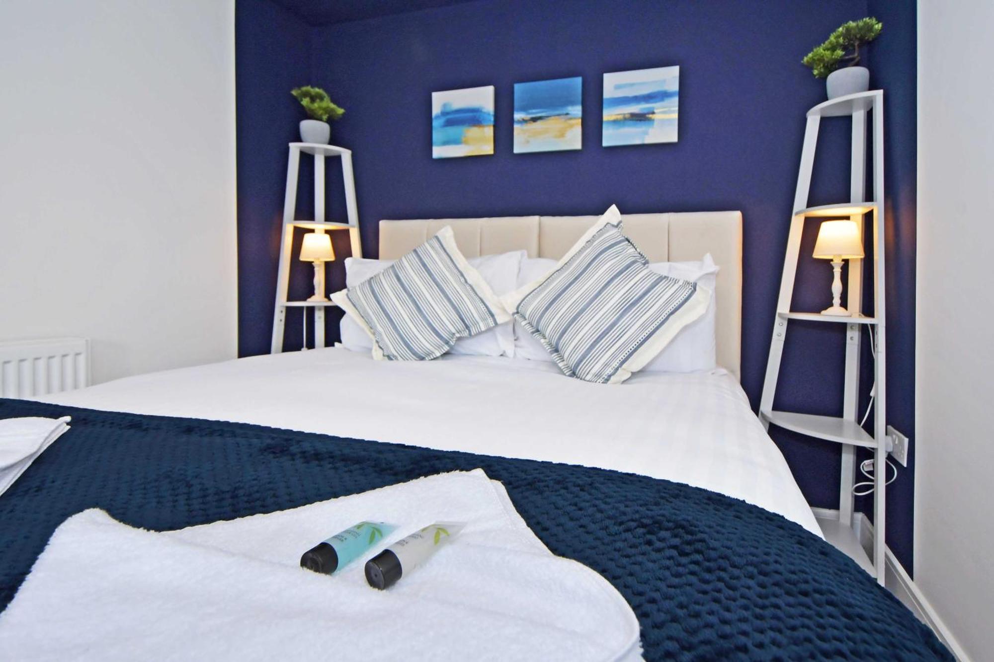 Sapphire Apartments By Yourstays - Luxury 2 Bedroom Apartments In Кру Экстерьер фото