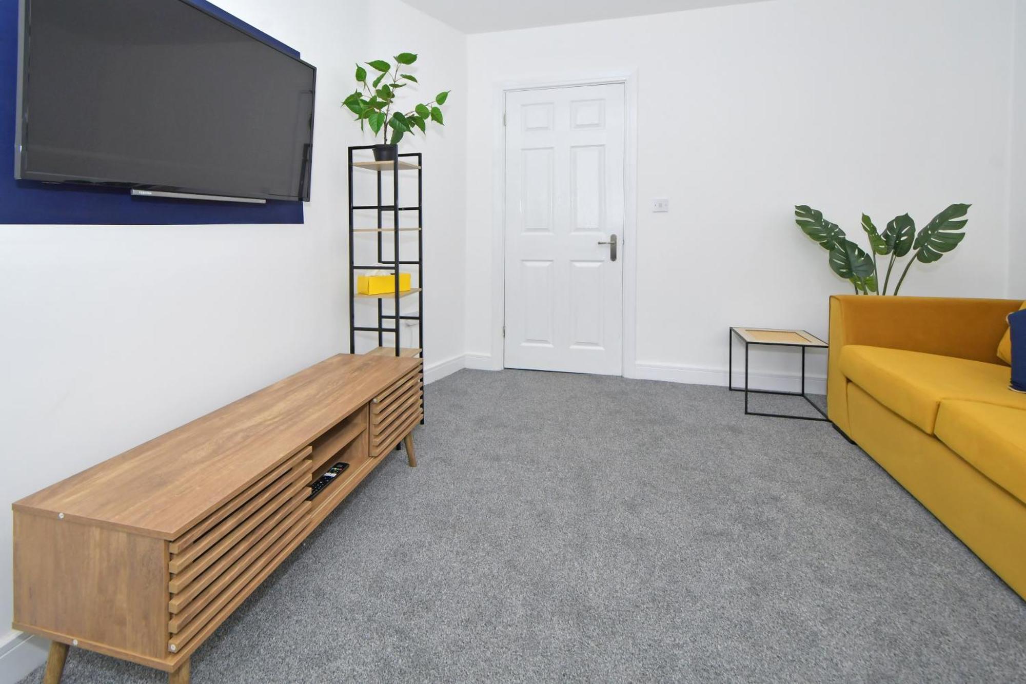 Sapphire Apartments By Yourstays - Luxury 2 Bedroom Apartments In Кру Экстерьер фото
