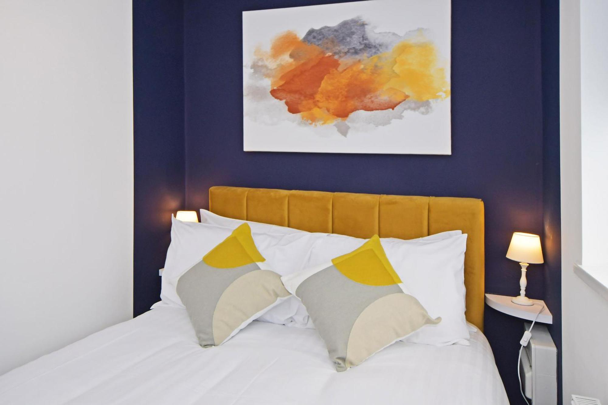 Sapphire Apartments By Yourstays - Luxury 2 Bedroom Apartments In Кру Экстерьер фото