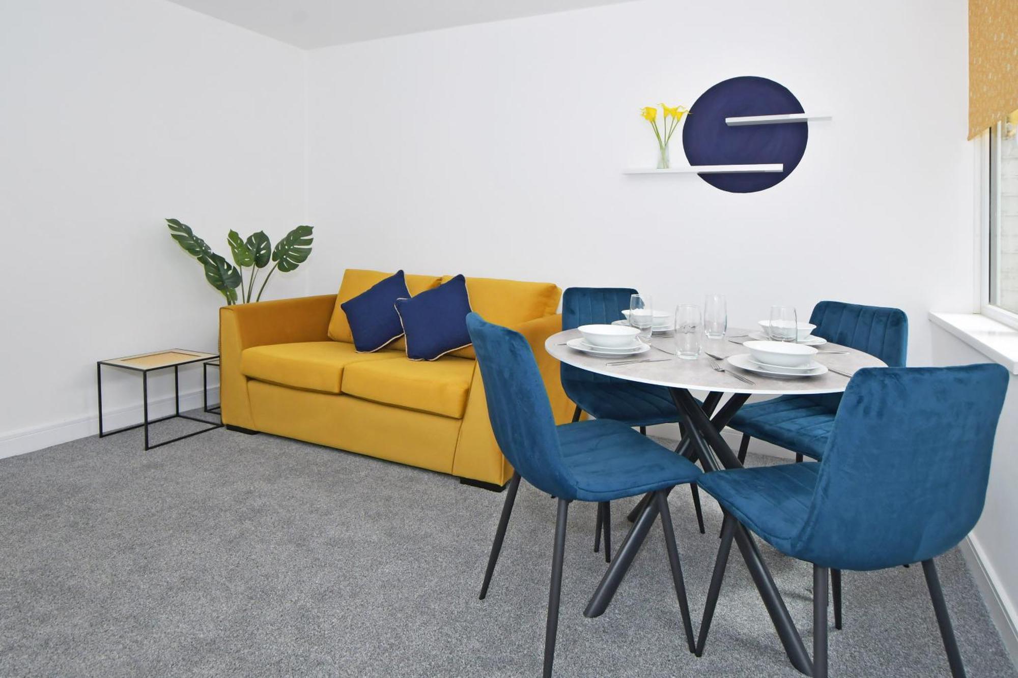 Sapphire Apartments By Yourstays - Luxury 2 Bedroom Apartments In Кру Экстерьер фото